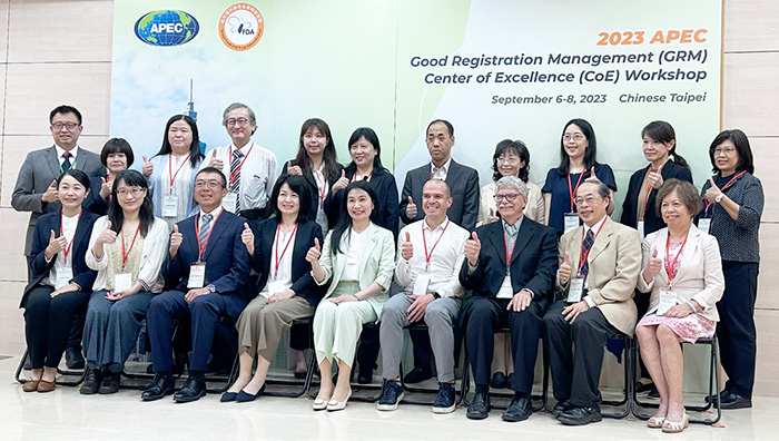 講師全員の集合写真